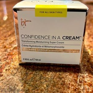 SEALED- IT Cosmetics Confidence in a Cream 2oz Jar